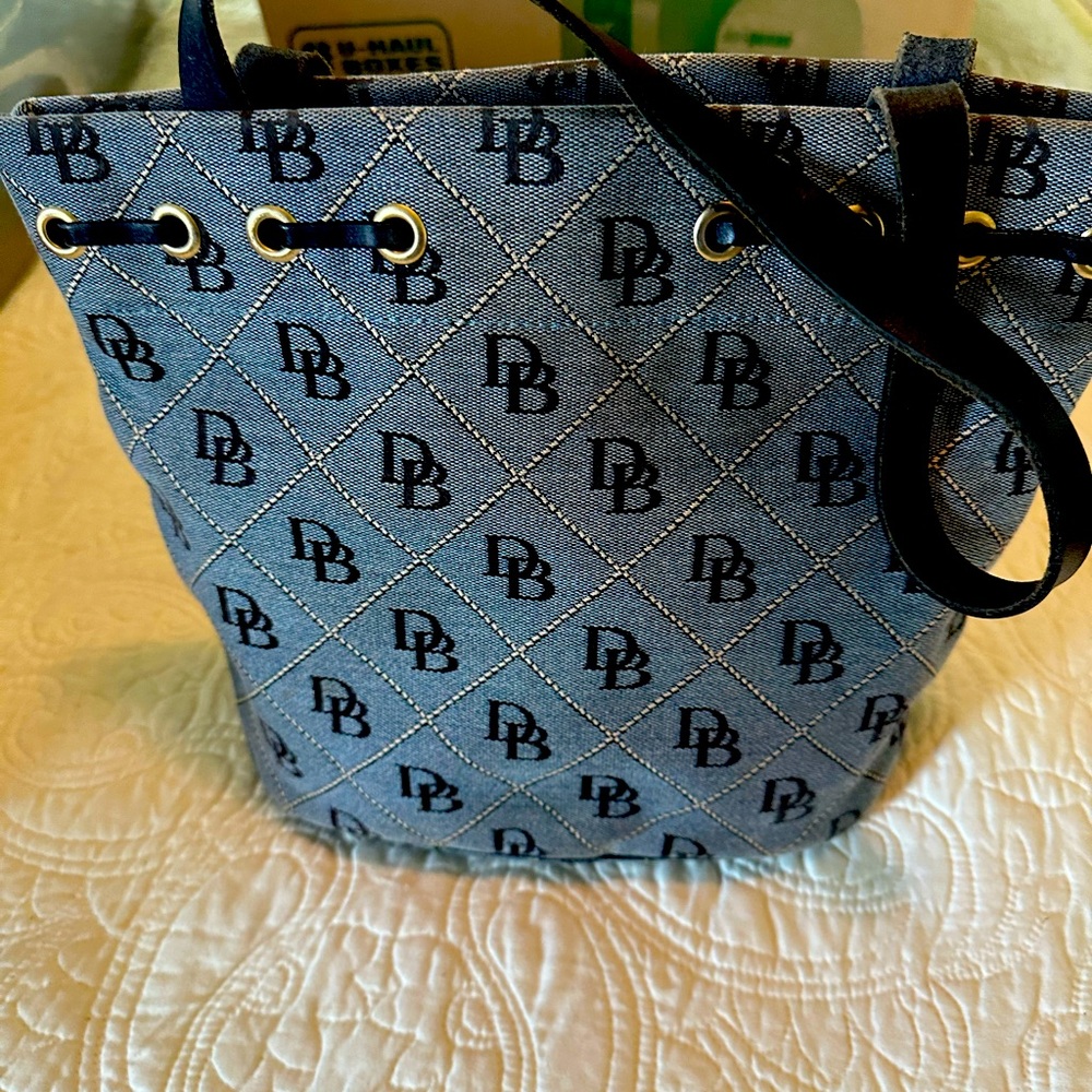 Dooney and Bourke Vintage handbag